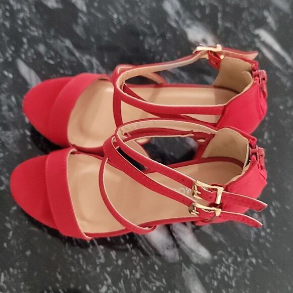 BRAND NEW TOP MODA  LOVELY-1  CRISS-CROSS ANKLE STRAP BLOCK HEELS - Picture 5 of 16